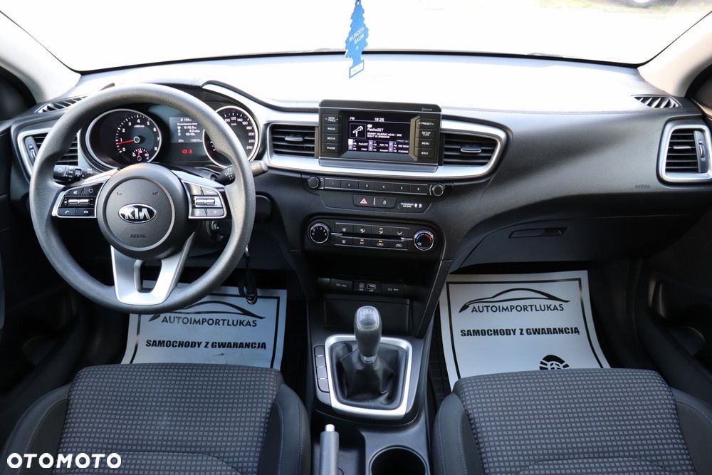 Kia Ceed - 10