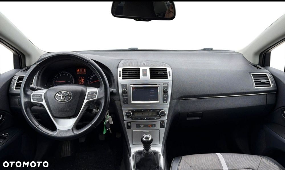 Toyota Avensis 1.6 Premium - 5