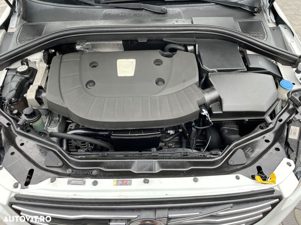Volvo XC 60 D5 AWD Aut. Momentum - 16