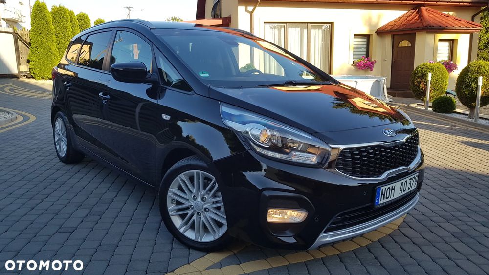 Kia Carens 1.6 GDI Dream Team Edition - 13