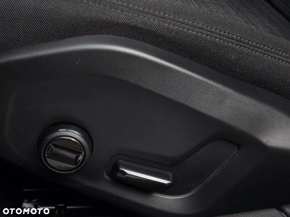 Volvo V60 B4 D Momentum Pro - 27
