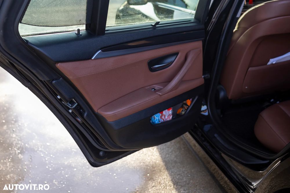 BMW Seria 5 520d Luxury Line - 14