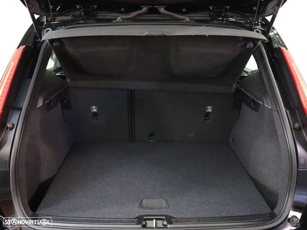 Volvo XC 40 1.5 T3 Momentum Geartronic - 17
