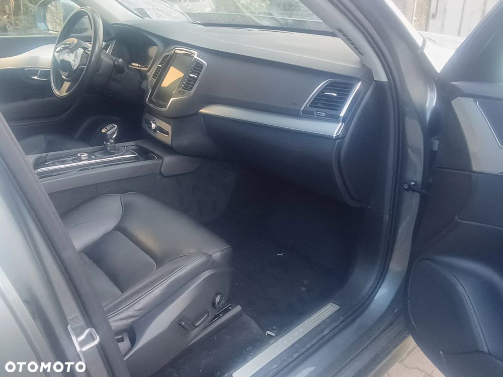 Volvo XC 90 T5 AWD Momentum 7os - 10