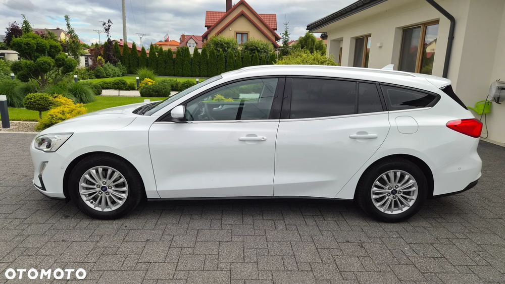 Ford Focus 1.5 EcoBlue Start-Stopp-System TITANIUM DESIGN - 31
