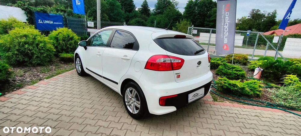 Kia Rio 1.2 L - 11