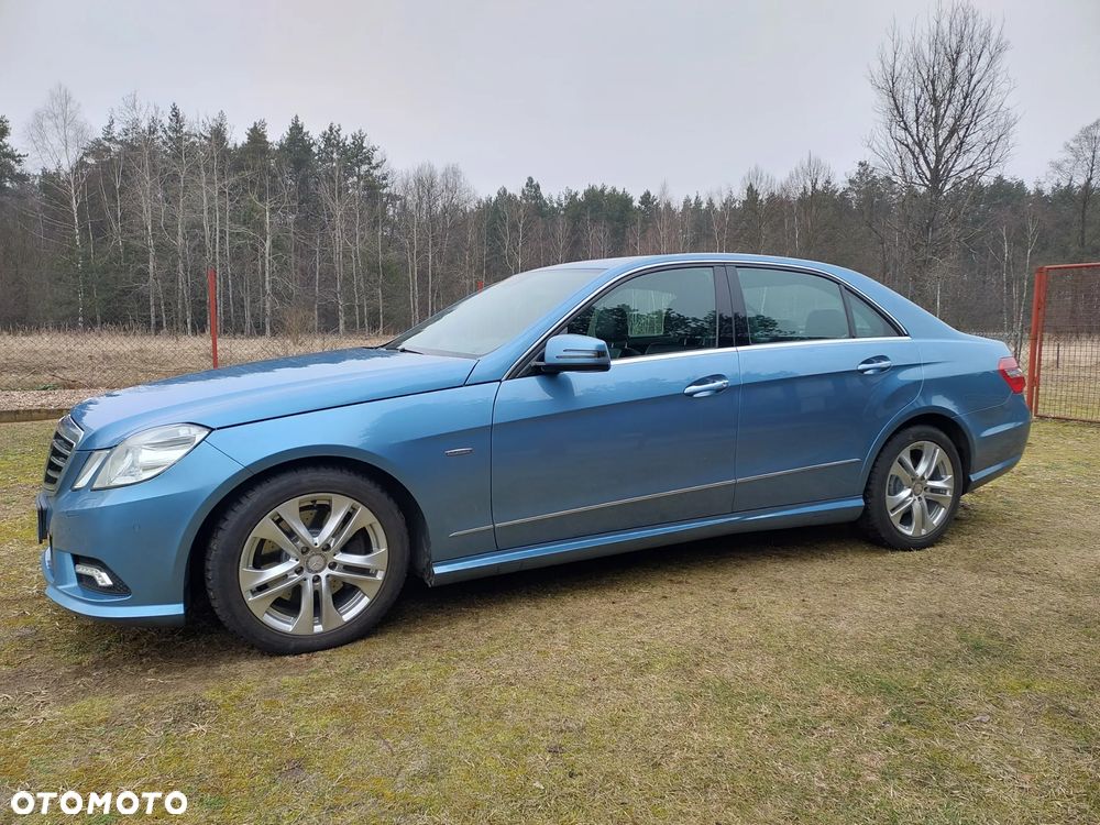 Mercedes-Benz Klasa E 350 CDI DPF 4Matic BlueEFFICIENCY 7G-TRONIC - 4