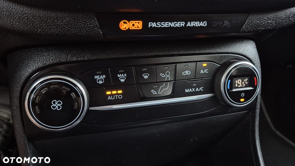 Ford Fiesta 1.0 EcoBoost Titanium X - 33