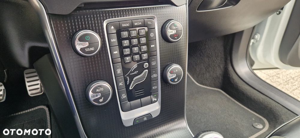 Volvo V40 D3 Geartronic R Design - 20