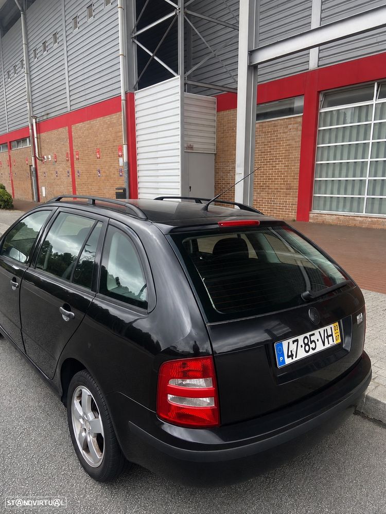 Skoda Fabia Break 1.4 Ambiente - 2