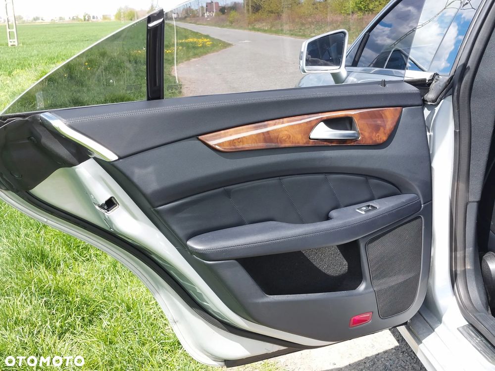 Mercedes-Benz CLS 350 CDI DPF BlueEFFICIENCY 7G-TRONIC - 23