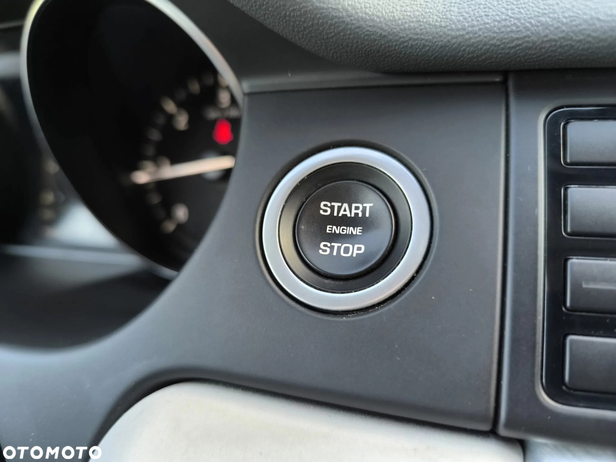 Land Rover Discovery Sport 2.0 TD4 HSE - 32