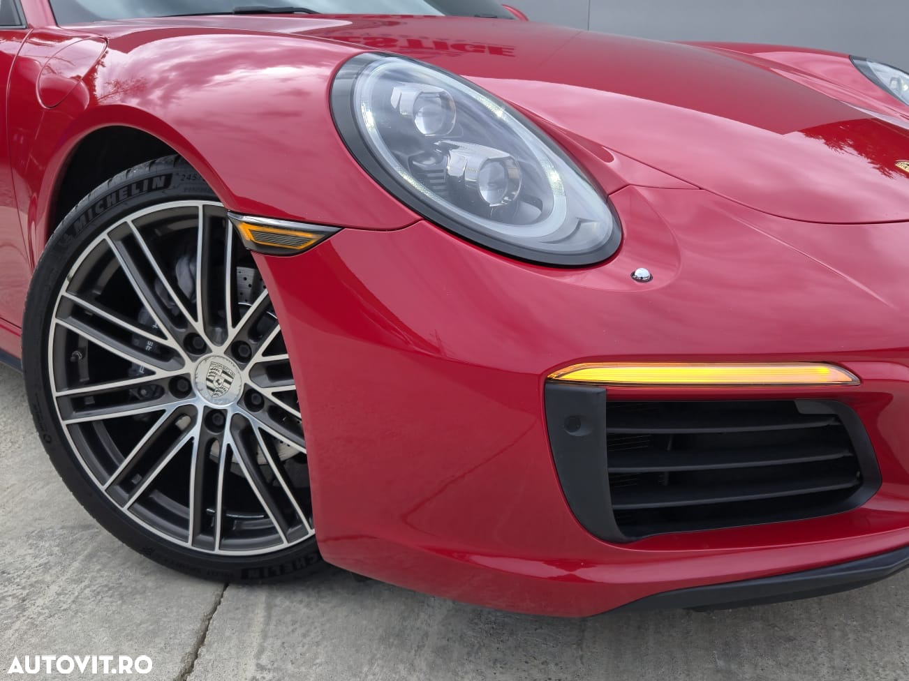 Porsche 911 Carrera 4S PDK - 35