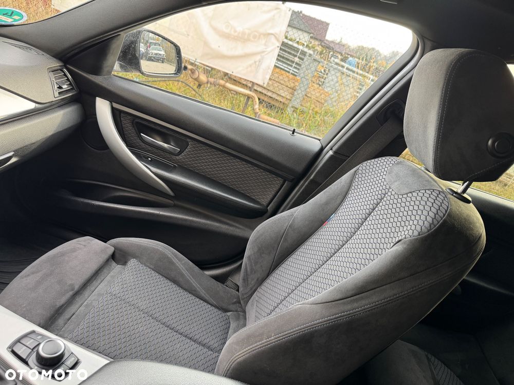 BMW Seria 3 3er Touring Sport Line - 21