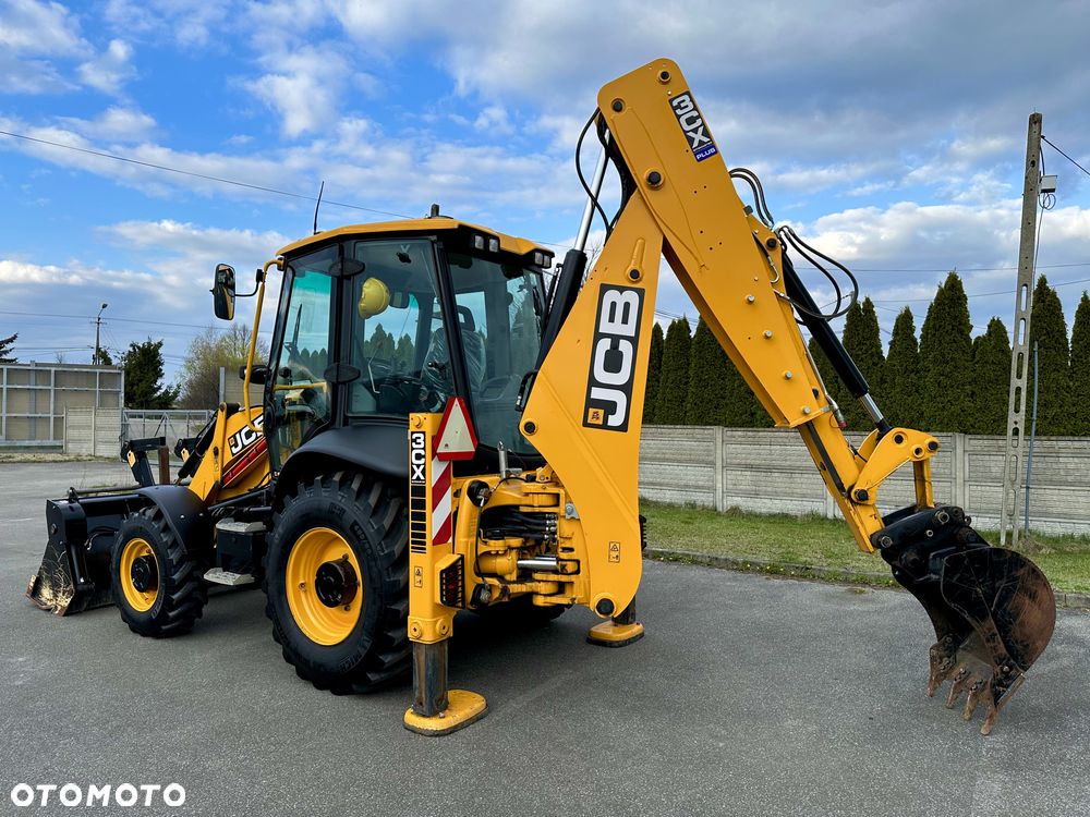 JCB 3CX PLUS AEC 300Mth Salon PL - 3