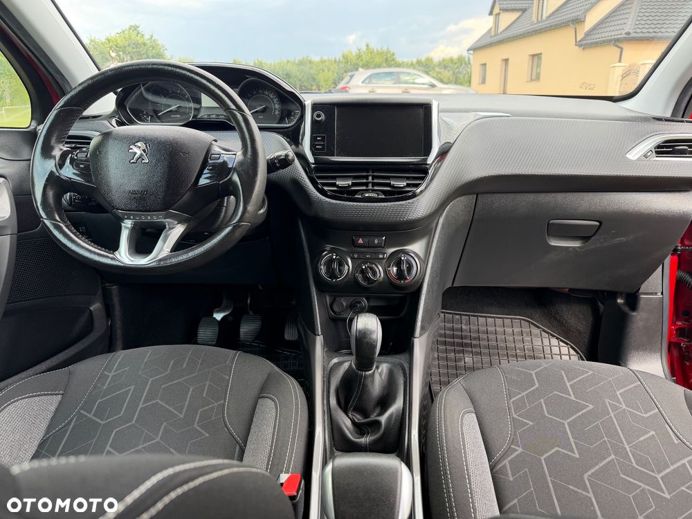 Peugeot 2008 1.2 Pure Tech Style EU6 - 4
