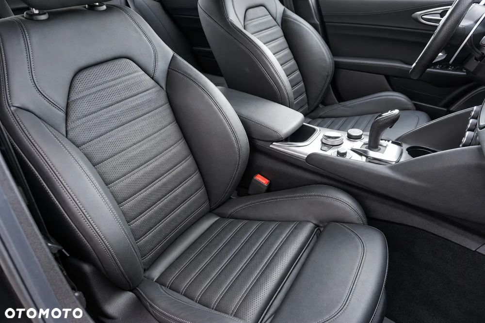 Alfa Romeo Giulia 2.0 Turbo Veloce Q4 - 36