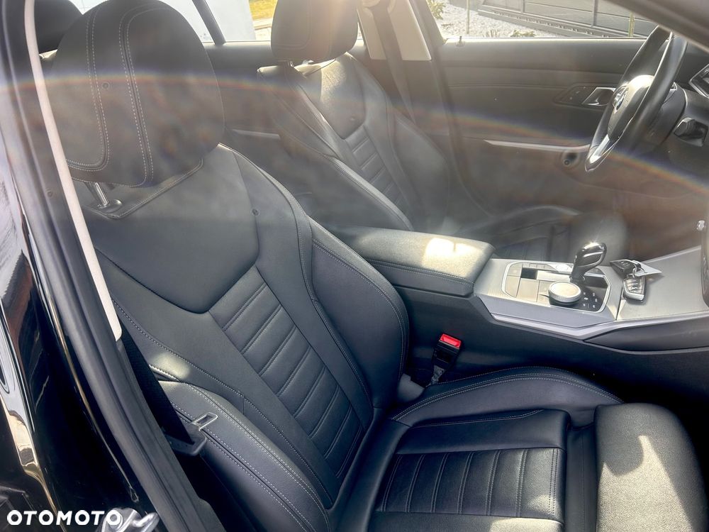 BMW Seria 3 320i Sport Line - 21