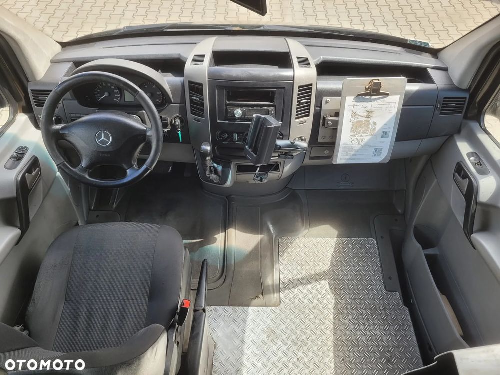Mercedes-Benz Sprinter - 9