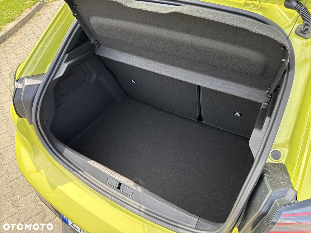 Peugeot 208 - 11