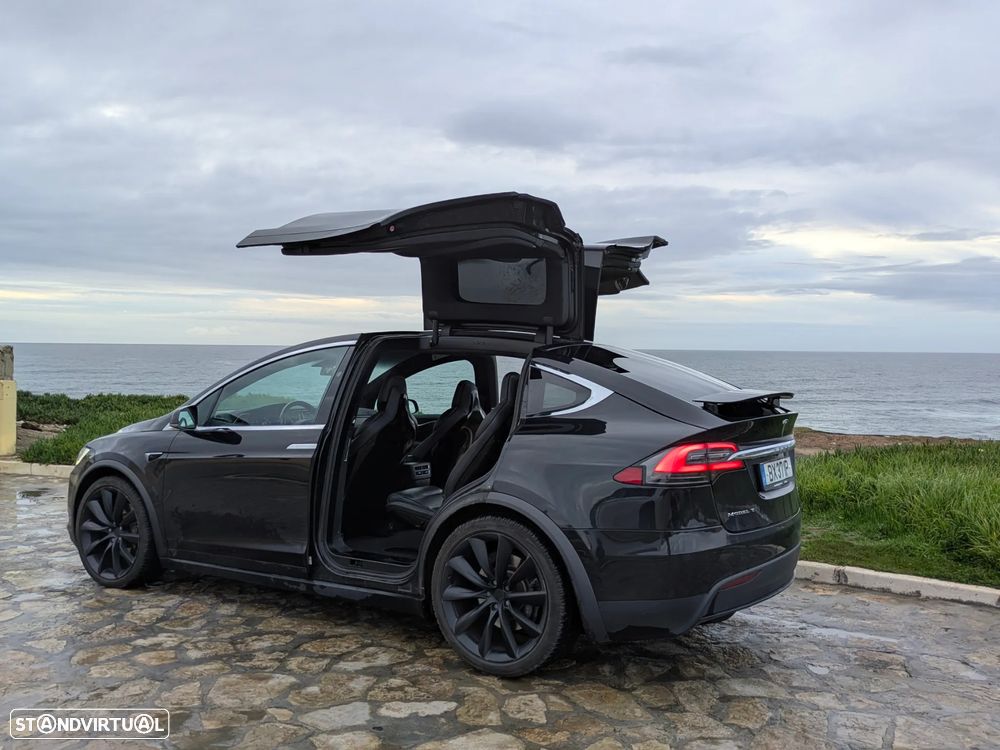 Tesla Model X 90D - 4