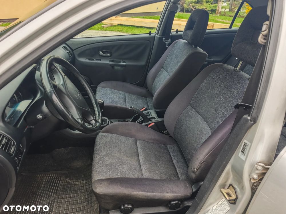 Mitsubishi Carisma 1.6 Classic - 16