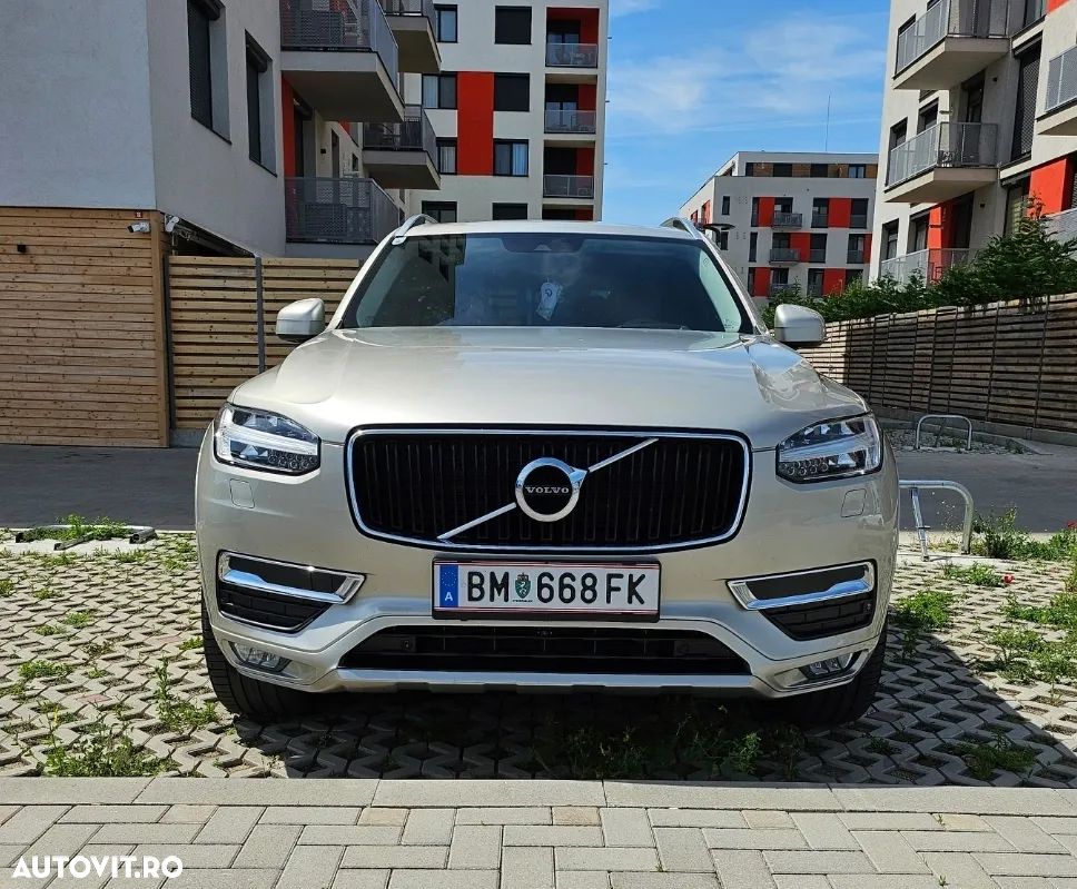 Volvo XC 90 D5 AWD Momentum - 1
