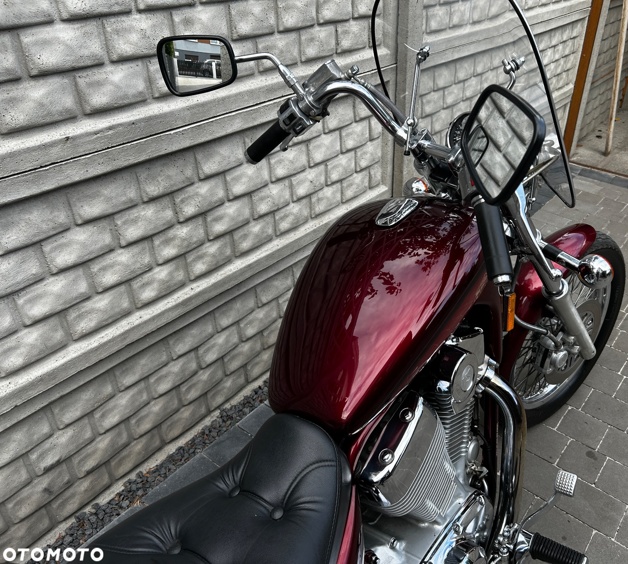 Suzuki Intruder - 11