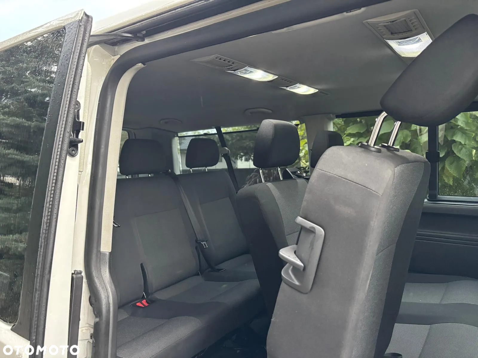 Volkswagen Caravelle - 20