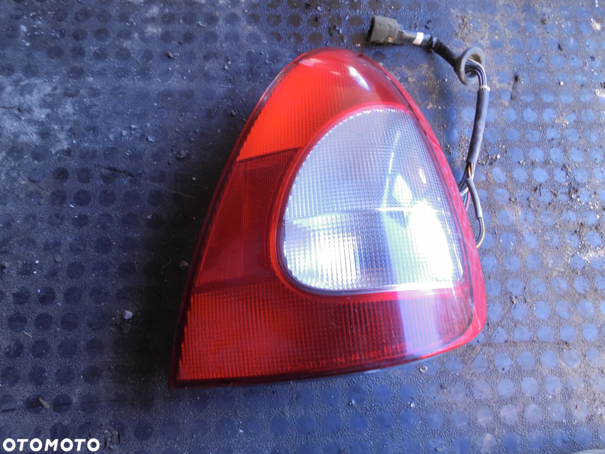 DAEWOO NUBIRA II KOMBI LAMPA PRAWY TYŁ PRAWA TYLNA ORYGINAŁ - 1
