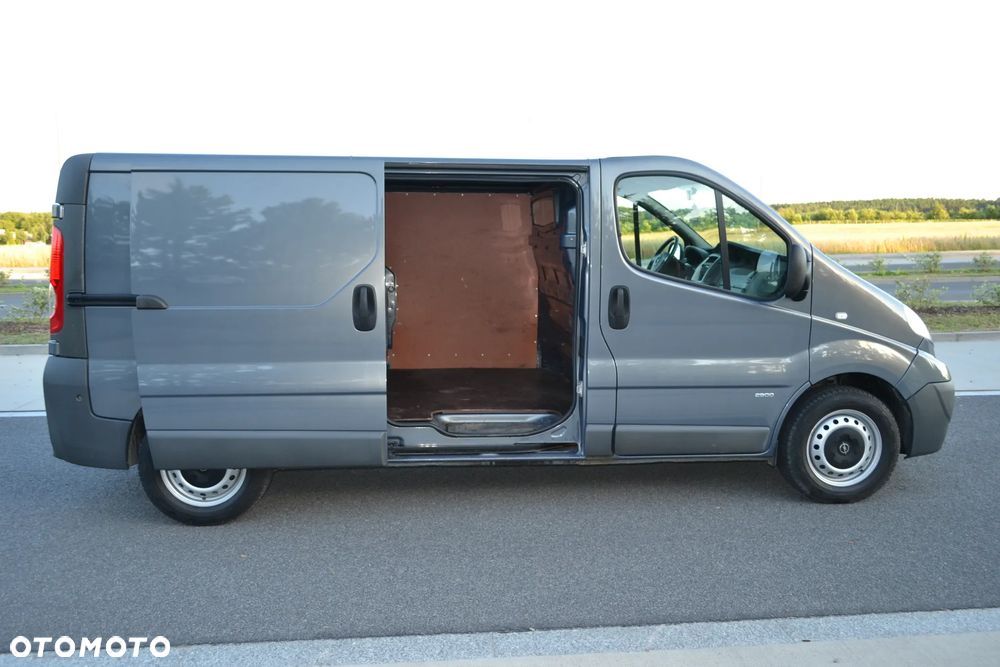 Opel Vivaro - 25