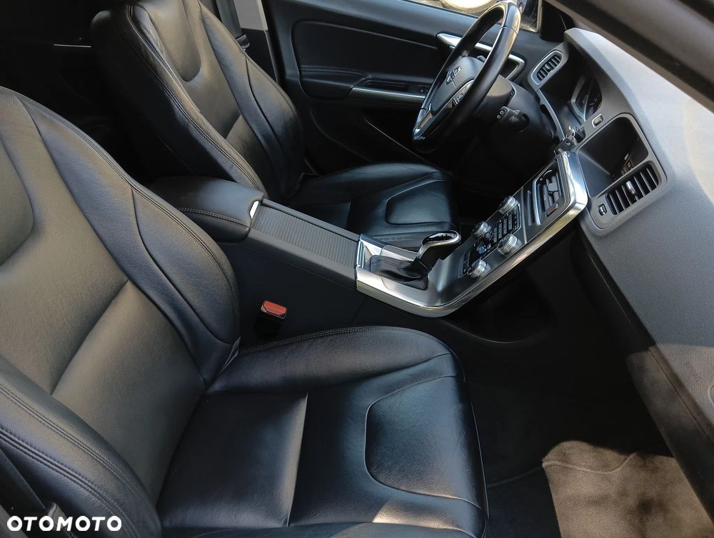 Volvo V60 - 25