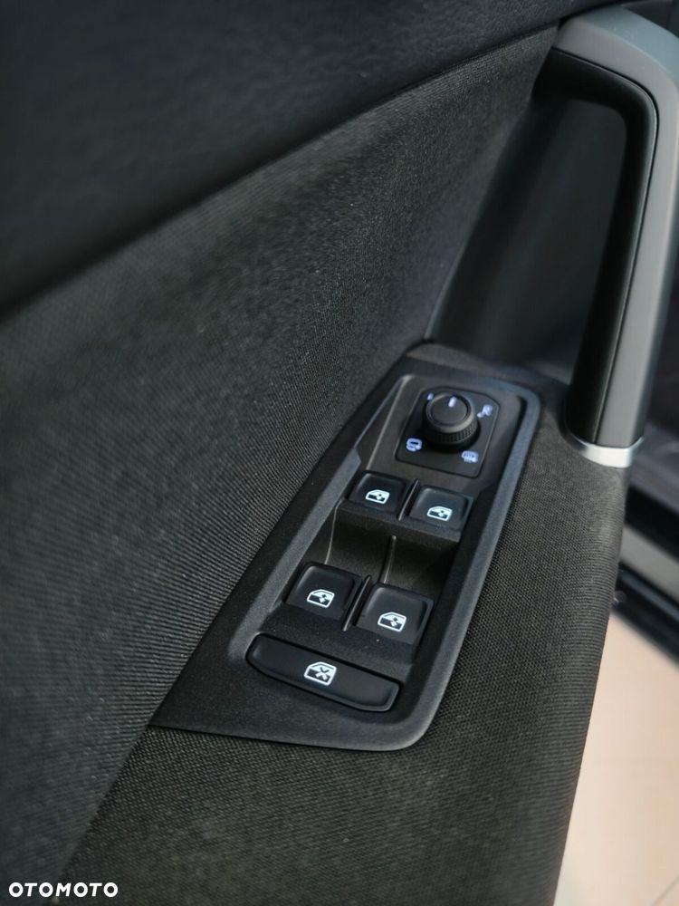 Volkswagen Touran - 26