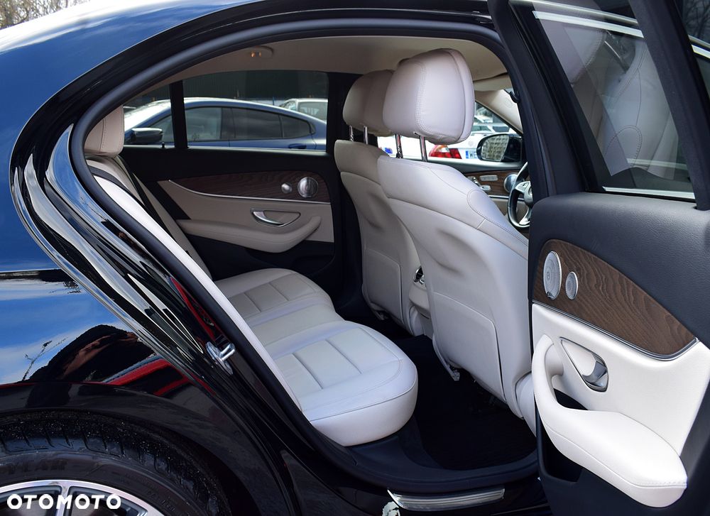 Mercedes-Benz Klasa E 400 4Matic 9G-TRONIC Avantgarde - 7