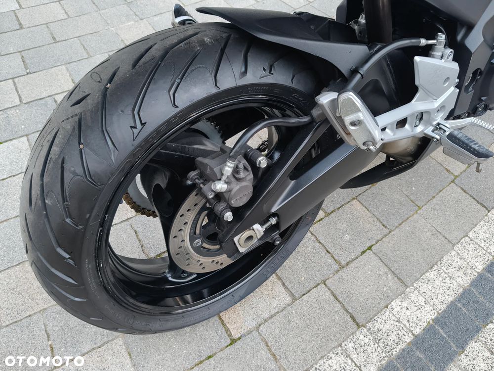 Suzuki GSR - 20
