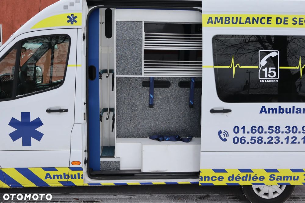 Mercedes-Benz Sprinter 319 - 11