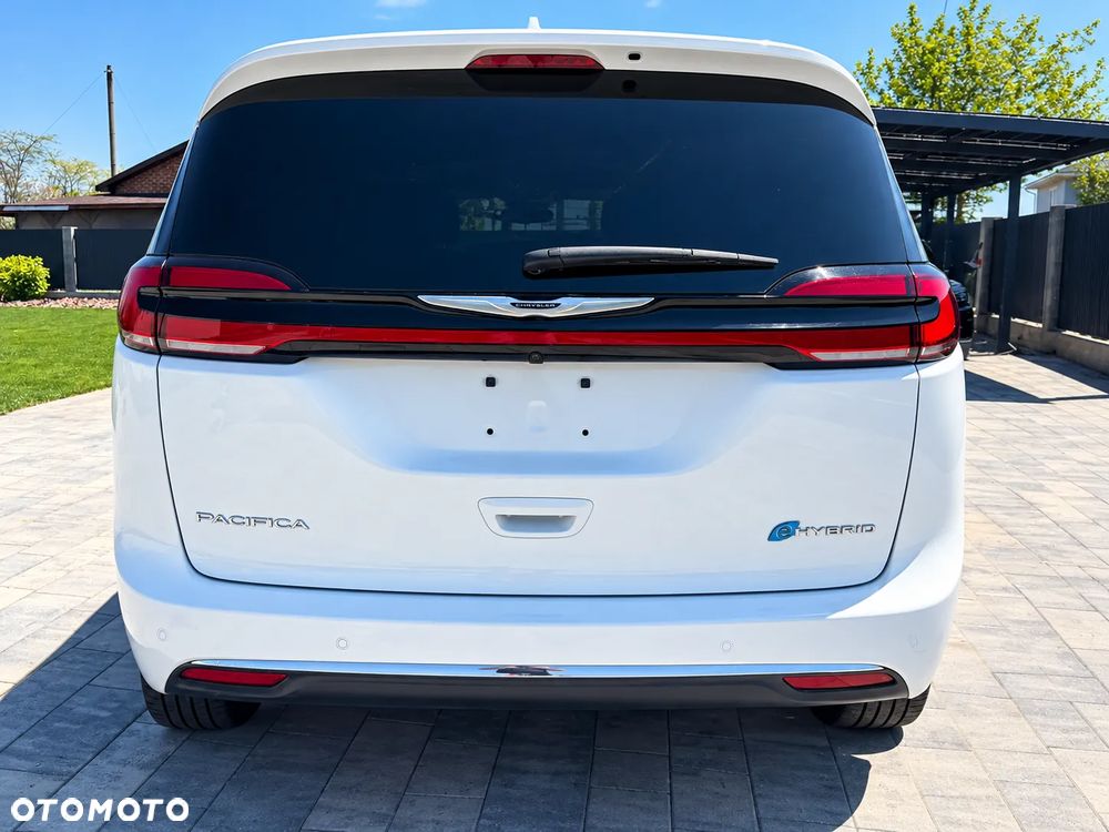 Chrysler Pacifica - 8