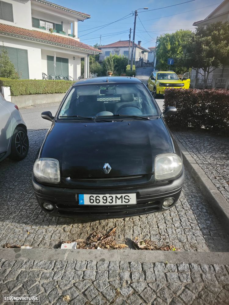 Renault Clio 1.9 D RN — fotografia 10