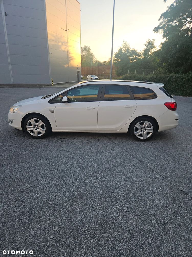 Opel Astra 1.4 Turbo - 11