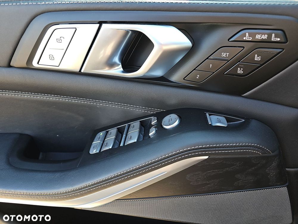 BMW X7 - 16