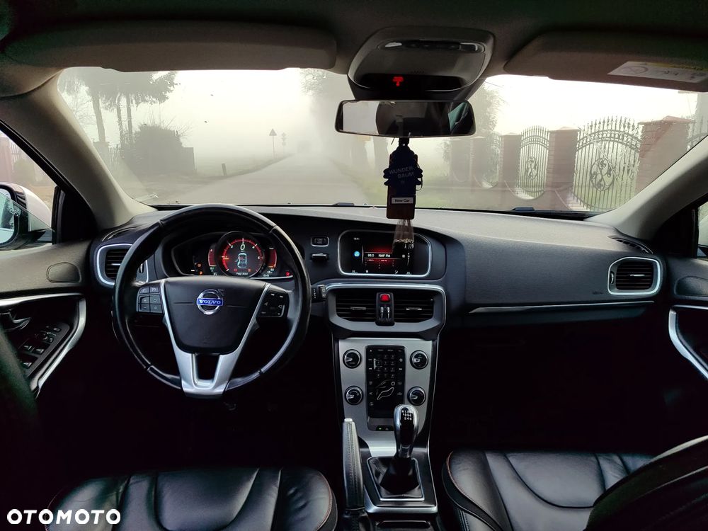 Volvo V40 D2 Ocean Race - 11