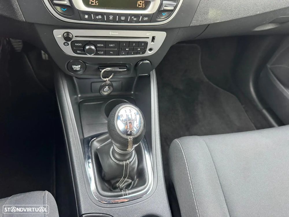 Renault Mégane Sport Tourer 1.5 dCi Limited - 32