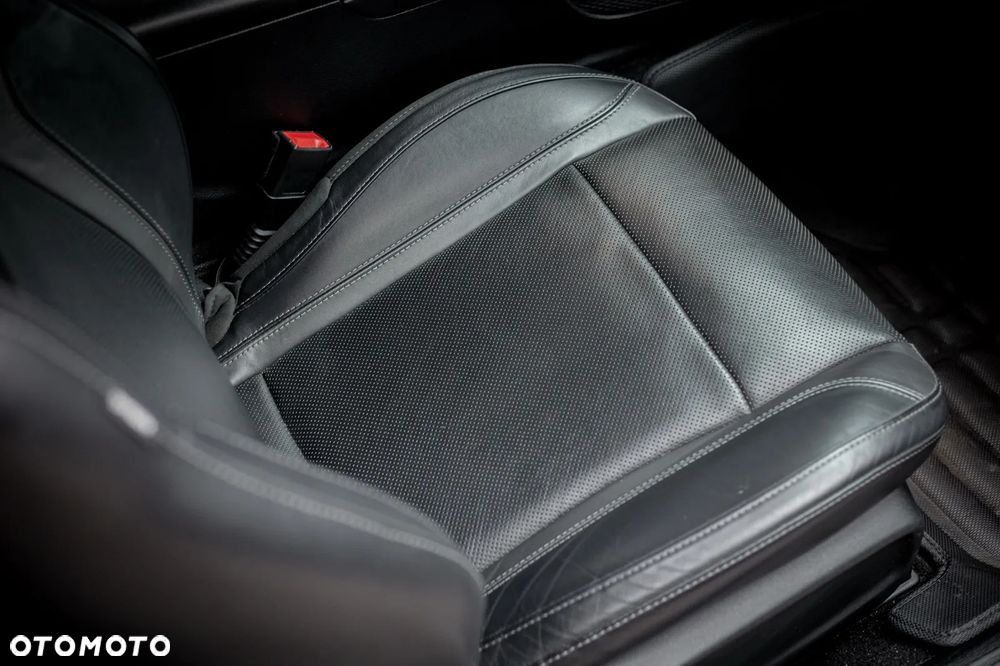 Dodge Challenger - 23