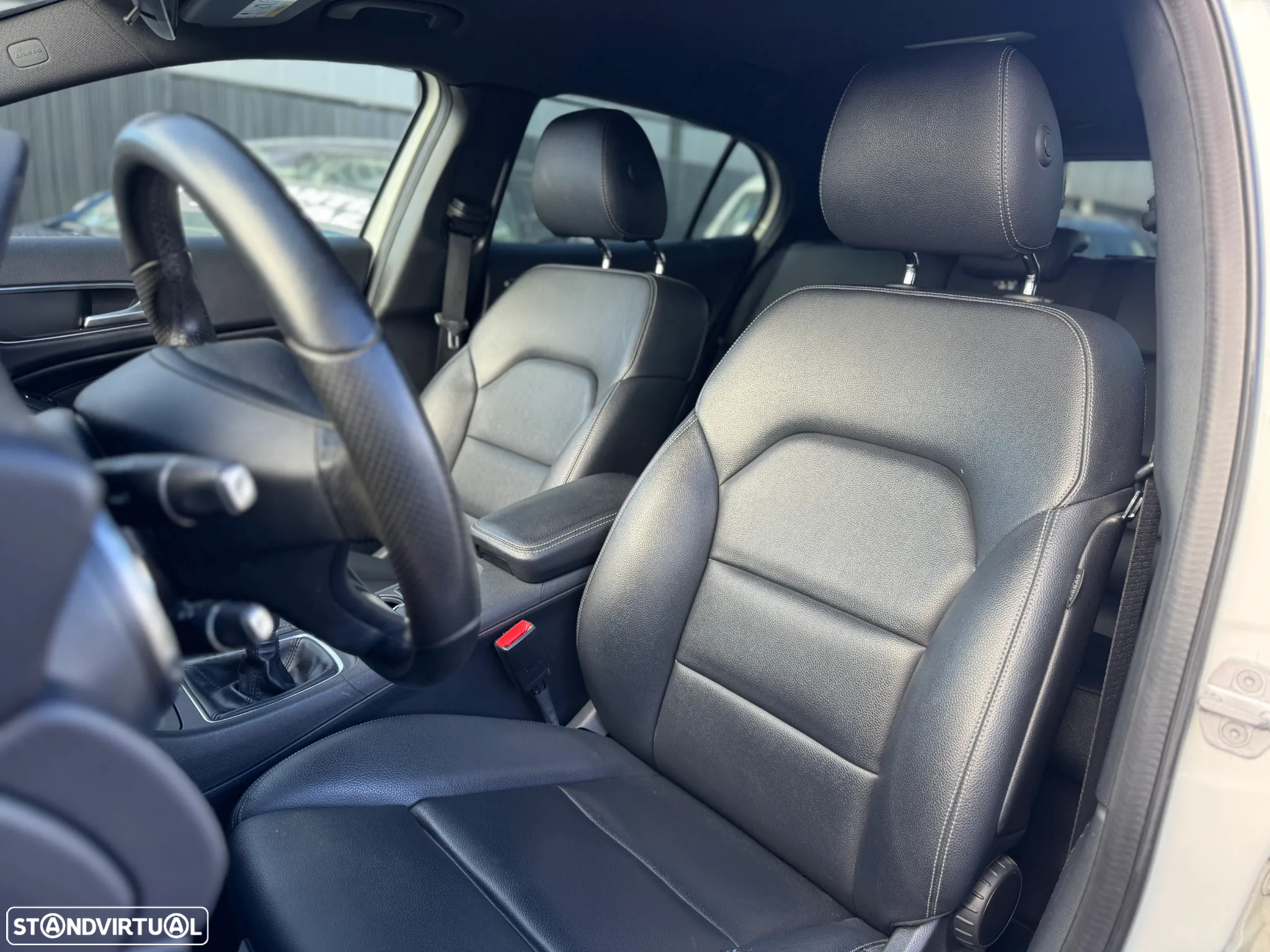 Mercedes-Benz GLA 200 d Activity Edition - 17