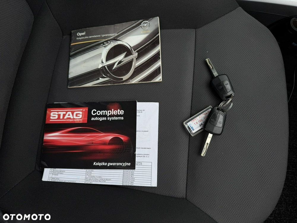 Opel Astra 1.6 Cosmo EU6 - 28