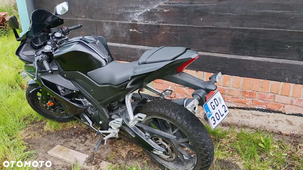 Yamaha YZF - 3