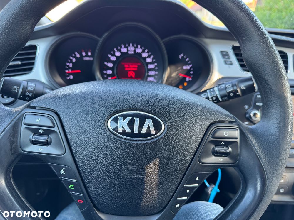 Kia Ceed 1.6 GDI ISG Dream Team Edition - 19