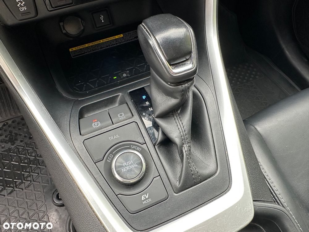 Toyota RAV4 2.5 Hybrid Black Edition by JBL 4x4 - 27