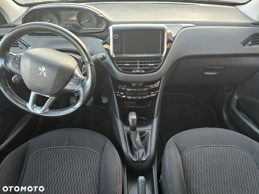 Peugeot 208 PureTech 82 Urban Move - 17