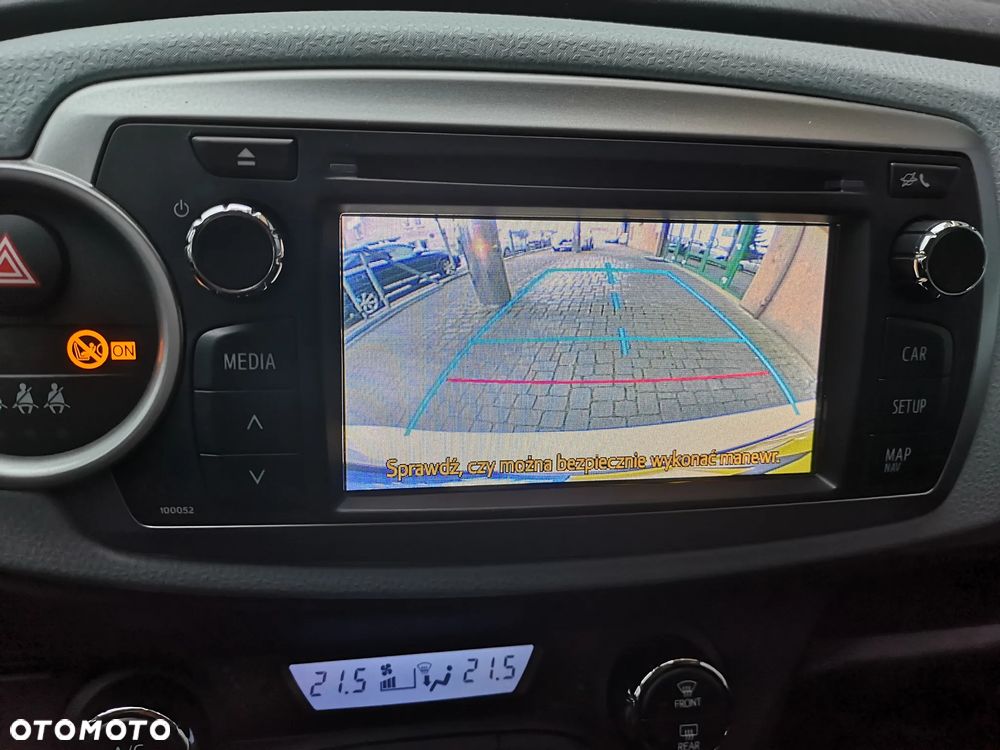 Toyota Yaris 1.5 VVT-i Style - 24